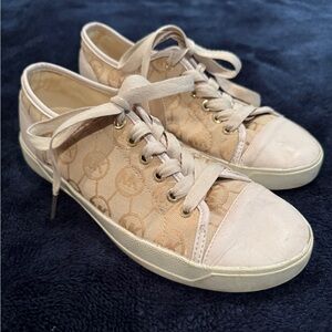 5 for $25 | Lightly Worn Michael Kors Shoes